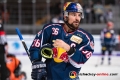 Yannic Seidenberg (EHC Red Bull Muenchen) in der Hauptrundenbegegnung der Deutschen Eishockey Liga zwischen dem EHC Red Bull München und den Grizzlys Wolfsburg am 02.12.2018.