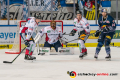 Alle Augen auf den Puck: Sebastian Streu (Eisbaeren Berlin), Justin Pogge (Torwart, Eisbaeren Berlin) und Ryan McKiernan (Eisbaeren Berlin) sowie Justin Shugg (EHC Red Bull Muenchen) in der Hauptrundenbegegnung der Deutschen Eishockey Liga zwischen dem EHC Red Bull München und den Eisbären Berlin am 24.01.2020.