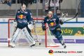 Daniel Fiessinger (Torwart, EHC Red Bull Muenchen) und Yannic Seidenberg (EHC Red Bull Muenchen) in der Hauptrundenbegegnung der Deutschen Eishockey Liga zwischen dem EHC Red Bull München und den Fischtown Pinguins Bremerhaven am 16.02.2020.