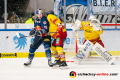 Marco Nowak (Duesseldorfer EG) und Hendrik Hane (Torwart, Duesseldorfer EG) gegen Jason Jaffray (EHC Red Bull Muenchen) in der Hauptrundenbegegnung der Deutschen Eishockey Liga zwischen dem EHC Red Bull München und der Düsseldorfer EG am 23.02.2020.