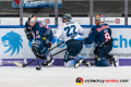 Matt Bailey (ERC Ingolstadt Panther) gegen Yannic Seidenberg (EHC Red Bull Muenchen) und Derek Roy (EHC Red Bull Muenchen) in der Hauptrundenbegegnung der Deutschen Eishockey Liga zwischen dem EHC Red Bull München und den Ingolstadt Panthern am 21.02.2020.