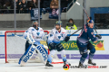 Maury Edwards (ERC Ingolstadt Panther) und Dustin Friesen (ERC Ingolstadt Panther) verteidigen gegen Justin Schuetz (EHC Red Bull Muenchen) in der Hauptrundenbegegnung der Deutschen Eishockey Liga zwischen dem EHC Red Bull München und den Ingolstadt Panthern am 21.02.2020.