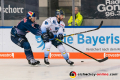 Keith Aulie (EHC Red Bull Muenchen) gegen Darin Olver (ERC Ingolstadt Panther) in der Hauptrundenbegegnung der Deutschen Eishockey Liga zwischen dem EHC Red Bull München und den Ingolstadt Panthern am 21.02.2020.