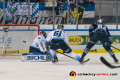 Trevor Parkes (EHC Red Bull Muenchen) erzielt das 1:0 gegen Jochen Reimer (Torwart, ERC Ingolstadt Panther) und David Elsner (ERC Ingolstadt Panther) in der Hauptrundenbegegnung der Deutschen Eishockey Liga zwischen dem EHC Red Bull München und dem ERC Ingolstadt am 26.12.2019.