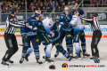 Faustkampf zwischen Andrew Bodnarchuk (EHC Red Bull Muenchen) und Colton Jobke (ERC Ingolstadt Panther) in der Hauptrundenbegegnung der Deutschen Eishockey Liga zwischen dem EHC Red Bull München und dem ERC Ingolstadt am 26.12.2019.