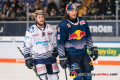 Chris Rumble (Iserlohn Roosters) und Konrad Abeltshauser (EHC Red Bull Muenchen) im Spiel Red Bull Muenchen gegen die Iserlohn Roosters am 19.01.2020.