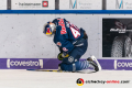 Yasin Ehliz (EHC Red Bull Muenchen) hatte sich bei einem Sturz an der Bande offensichtlich an der Hand verletzt in der Hauptrundenbegegnung der Deutschen Eishockey Liga zwischen dem EHC Red Bull München und den Kölner Haien am 10.01.2020.