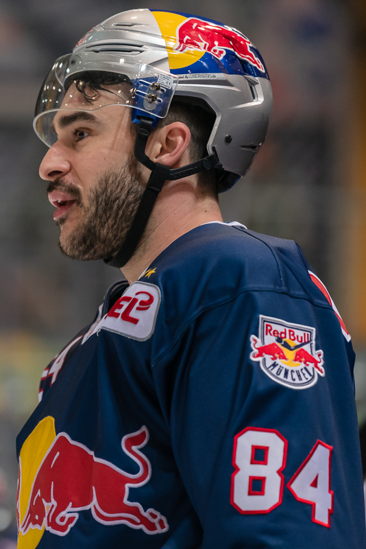 Trevor Parkes (EHC Red Bull Muenchen) in der Hauptrundenbegegnung der Deutschen Eishockey Liga zwischen dem EHC Red Bull München und den Adler Mannheim am 08.12.2019.
