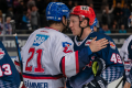 Nicolas Kraemmer (Adler Mannheim) und Mark Voakes (EHC Red Bull Muenchen) beim Shakehands nach der Hauptrundenbegegnung der Deutschen Eishockey Liga zwischen dem EHC Red Bull München und den Adler Mannheim am 08.12.2019.