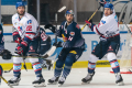 Matthias Plachta (Adler Mannheim) und Bjoern Krupp (Adler Mannheim) gegen Justin Shugg (EHC Red Bull Muenchen) in der Hauptrundenbegegnung der Deutschen Eishockey Liga zwischen dem EHC Red Bull München und den Adler Mannheim am 15.12.2019.