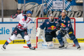 Daniel Fiessinger (Torwart, EHC Red Bull Muenchen) und Andrew Bodnarchuk (EHC Red Bull Muenchen) verteidgen gegen Nicolas Kraemmer (Adler Mannheim) in der Hauptrundenbegegnung der Deutschen Eishockey Liga zwischen dem EHC Red Bull München und den Adler Mannheim am 15.12.2019.