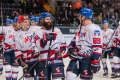 Ben Smith (Adler Mannheim), Cody Lampl (Adler Mannheim) und David Wolf (Adler Mannheim) haben gut Lachen nach dem Sieg in der  Hauptrundenbegegnung der Deutschen Eishockey Liga zwischen dem EHC Red Bull München und den Adler Mannheim am 15.12.2019.