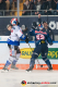 Wo ist der Puck? Dies fragen sich Mark Fraser (Schwenninger Wild Wings) und Patrick Hager (EHC Red Bull Muenchen) in der Hauptrundenbegegnung der Deutschen Eishockey Liga zwischen dem EHC Red Bull München und den Schwenninger Wild Wings am 01.03.2020.