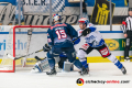 Mirko Sacher (Schwenninger Wild Wings) verteidigt vor dem Tor von Dustin Strahlmeier (Torwart, Schwenninger Wild Wings) gegen Jason Jaffray (EHC Red Bull Muenchen) in der Hauptrundenbegegnung der Deutschen Eishockey Liga zwischen dem EHC Red Bull München und den Schwenninger Wild Wings am 01.03.2020.