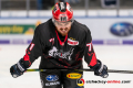 Chris Bourque (EHC Red Bull Muenchen) hatte sich bei einem vorangegangen Foul verletzt in der Hauptrundenbegegnung der Deutschen Eishockey Liga zwischen dem EHC Red Bull München und den Straubing Tigers am 06.03.2020.