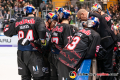 Coach Don Jackson (EHC Red Bull Muenchen) mit Anweisungen während eines Timeouts an sein Team in der Hauptrundenbegegnung der Deutschen Eishockey Liga zwischen dem EHC Red Bull München und den Straubing Tigers am 06.03.2020.