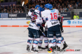 Die Mannheimer bejubeln bereits in der Anfangsphase das 0:1 durch Chad Kolarik (Adler Mannheim) in der 2. Finalbegegnung in den Playoffs der Deutschen Eishockey Liga zwischen dem EHC Red Bull München und den Adler Mannheim am 20.04.2019.