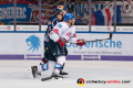 Keith Aulie (EHC Red Bull Muenchen) und David Wolf (Adler Mannheim) in der 2. Finalbegegnung in den Playoffs der Deutschen Eishockey Liga zwischen dem EHC Red Bull München und den Adler Mannheim am 20.04.2019.