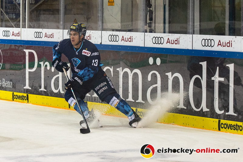 Mike Collins (ERC Ingolstadt Panther) in der Hauptrundenbegegnung der Deutschen Eishockey Liga zwischen den ERC Ingolstadt Panthern und dem EHC Red Bull München am 24.11.2019.