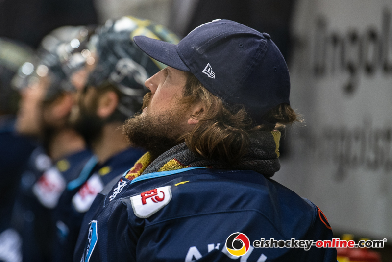 Backup Timo Pielmeier (Torwart, ERC Ingolstadt Panther) in der Hauptrundenbegegnung der Deutschen Eishockey Liga zwischen den ERC Ingolstadt Panthern und dem EHC Red Bull München am 24.11.2019.
