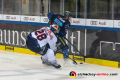 Zweikampf zwischen Frank Mauer (EHC Red Bull Muenchen) und Maury Edwards (ERC Ingolstadt Panther) in der Hauptrundenbegegnung der Deutschen Eishockey Liga zwischen den ERC Ingolstadt Panthern und dem EHC Red Bull München am 24.11.2019.