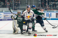 Olivier Roy (Torwart, Augsburger Panther) und Arvids Rekis (Augsburger Panther) gegen Frank Mauer (EHC Red Bull Muenchen) und Mark Voakes (EHC Red Bull Muenchen) in der 2. Halbfinalbegegnung in den Playoffs der Deutschen Eishockey Liga zwischen den Augsburger Panthern und dem EHC Red Bull München am 05.04.2019.