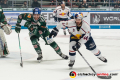 John Rogl (Augsburger Panther) gegen Justin Shugg (EHC Red Bull Muenchen) in der 2. Halbfinalbegegnung in den Playoffs der Deutschen Eishockey Liga zwischen den Augsburger Panthern und dem EHC Red Bull München am 05.04.2019.