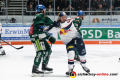 Zweikampf zwischen Brady Lamb (Augsburger Panther) und Maximilian Kastner (EHC Red Bull Muenchen) in der 2. Halbfinalbegegnung in den Playoffs der Deutschen Eishockey Liga zwischen den Augsburger Panthern und dem EHC Red Bull München am 05.04.2019.