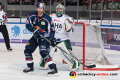 Matt Stajan (EHC Red Bull Muenchen) vor Olivier Roy (Torwart, Augsburger Panther) in der 1. Halbfinalbegegnung in den Playoffs der Deutschen Eishockey Liga zwischen dem EHC Red Bull München und den Augsburger Panthern am 03.04.2019.