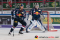 Keith Aulie (EHC Red Bull Muenchen) un dDanny aus den Birken (Torwart, EHC Red Bull Muenchen) in der 3. Halbfinalbegegnung in den Playoffs der Deutschen Eishockey Liga zwischen dem EHC Red Bull München und den Augsburger Panthern am 07.04.2019.