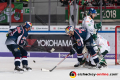 Michael Wolf (EHC Red Bull Muenchen) und Patrick Hager (EHC Red Bull Muenchen) gegen Simon Sezemsky (Augsburger Panther) und Olivier Roy (Torwart, Augsburger Panther) in der 3. Halbfinalbegegnung in den Playoffs der Deutschen Eishockey Liga zwischen dem EHC Red Bull München und den Augsburger Panthern am 07.04.2019.