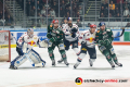 Danny aus den Birken (Torwart, EHC Red Bull Muenchen), Daryl Boyle (EHC Red Bull Muenchen) und Mark Voakes (EHC Red Bull Muenchen) verteidigen gegen Drew LeBlanc (Augsburger Panther) und Adam Payerl (Augsburger Panther) in der 4. DEL-Halbfinalbegegnung der Augsburger Panther mit dem EHC Red Bull Muenchen.Foto: Heike Feiner/Eibner Pressefoto