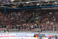 Die Augsburger Fankurve in der 5. Halbfinalbegegnung in den Playoffs der Deutschen Eishockey Liga zwischen dem EHC Red Bull München und den Augsburger Panthern am 12.04.2019.