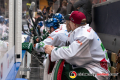 Die Augsburger Bank in der 5. Halbfinalbegegnung in den Playoffs der Deutschen Eishockey Liga zwischen dem EHC Red Bull München und den Augsburger Panthern am 12.04.2019.