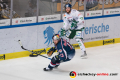 Michael Wolf (EHC Red Bull Muenchen) und Simon Sezemsky (Augsburger Panther) in der 7. Halbfinalbegegnung in den Playoffs der Deutschen Eishockey Liga zwischen dem EHC Red Bull München und den Augsburger Panthern am 16.04.2019.