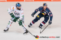 Scott Valentine (Augsburger Panther) und Frank Mauer (EHC Red Bull Muenchen) in der 7. Halbfinalbegegnung in den Playoffs der Deutschen Eishockey Liga zwischen dem EHC Red Bull München und den Augsburger Panthern am 16.04.2019.