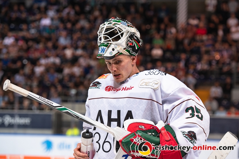 Markus Keller (Torwart, Augsburger Panther) in der Hauptrundenbegegnung der Deutschen Eishockey Liga zwischen dem EHC Red Bull München und den Augsburger Panthern am 21.09.2018.