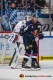 Trevor Parkes (EHC Red Bull Muenchen) vor Markus Keller (Torwart, Augsburger Panther) in der Hauptrundenbegegnung der Deutschen Eishockey Liga zwischen dem EHC Red Bull München und den Augsburger Panthern am 21.09.2018.