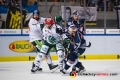 Brady Lamb (Augsburger Panther) und Drew LeBlanc (Augsburger Panther) im Zweikamp mit Justin Shugg (EHC Red Bull Muenchen) und Trevor Parkes (EHC Red Bull Muenchen) in der Hauptrundenbegegnung der Deutschen Eishockey Liga zwischen dem EHC Red Bull München und den Augsburger Panthern am 21.09.2018.