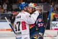 Christoph Ullmann (Augsburger Panther) und Maximilian Kastner (EHC Red Bull Muenchen) beim Shakehands nach der Hauptrundenbegegnung der Deutschen Eishockey Liga zwischen dem EHC Red Bull München und den Augsburger Panthern am 21.09.2018.