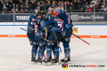 Mark Voakes (EHC Red Bull Muenchen), Blake Parlett (EHC Red Bull Muenchen), Yannic Seidenberg (EHC Red Bull Muenchen) und Trevor Parkes (EHC Red Bull Muenchen) bejubeln mit Chris Bourque (EHC Red Bull Muenchen) dessen Anschlusstreffer zum 3:4 in der Hauptrundenbegegnung der Deutschen Eishockey Liga zwischen dem EHC Red Bull München und den Augsburger Panthern am 30.01.2020.