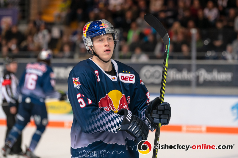 Filip Varejcka (EHC Red Bull Muenchen) in der Hauptrundenbegegnung der Deutschen Eishockey Liga zwischen dem EHC Red Bull München und den Fischtown Pinguins Bremerhaven am 03.11.2019.