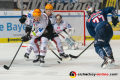 Fedor Kolupajlo (Fischtown Pinguins Bremerhaven) und John Jason Peterka (EHC Red Bull Muenchen) in der Hauptrundenbegegnung der Deutschen Eishockey Liga zwischen dem EHC Red Bull München und den Fischtown Pinguins Bremerhaven am 03.11.2019.