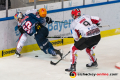 Patrick Hager (EHC Red Bull Muenchen) im Kampf um den Puck mit Maxime Fortunus (Fischtown Pinguins Bremerhaven) und Jan Urbas (Fischtown Pinguins Bremerhaven) in der Hauptrundenbegegnung der Deutschen Eishockey Liga zwischen dem EHC Red Bull München und den Fischtown Pinguins Bremerhaven am 03.11.2019.