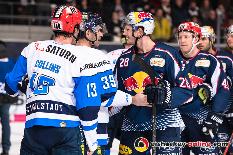 Shakehands zwischen Thomas Greilinger (ERC Ingolstadt Panther) und Frank Mauer (EHC Red Bull Muenchen) in der Hauptrundenbegegnung der Deutschen Eishockey Liga zwischen dem EHC Red Bull München und den Ingolstadt Panthern am 24.02.2019.