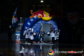 Chris Bourque (EHC Red Bull Muenchen) bei der Einlaufshow im Spiel Red Bull Muenchen gegen die Iserlohn Roosters am 13.10.2019.Foto: Heike Feiner/Eibner Pressefoto