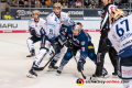 Brody Sutter (Iserlohn Roosters) und Maximilian Daubner (EHC Red Bull Muenchen) nach einem Bully in der Hauptrundenbegegnung der Deutschen Eishockey Liga zwischen dem EHC Red Bull München und den Iserlohn Roosters am 13.10.2019.