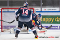 Justin Shugg (EHC Red Bull Muenchen) und Kevin Reich (Torwart, EHC Red Bull Muenchen) in der Hauptrundenbegegnung der Deutschen Eishockey Liga zwischen dem EHC Red Bull München und den Iserlohn Roosters am 25.01.2019.