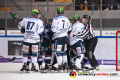 Marko Friedrich (Iserlohn Roosters), Jake Weidner (Iserlohn Roosters) und Dylan Yeo (Iserlohn Roosters) sind beteiligt bei einer kleineren Meinungsverschiedenheit in der Hauptrundenbegegnung der Deutschen Eishockey Liga zwischen dem EHC Red Bull München und den Iserlohn Roosters am 25.01.2019.