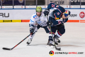 Derek Joslin (EHC Red Bull Muenchen) verfolgt von Jake Weidner (Iserlohn Roosters) in der Hauptrundenbegegnung der Deutschen Eishockey Liga zwischen dem EHC Red Bull München und den Iserlohn Roosters am 25.01.2019.